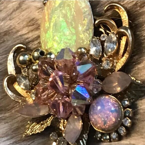 Pink Faux Opal and Gold Beaded Brooch Pin - Picture 2 of 8